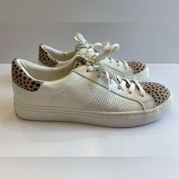 Universal Thread Women’s Sneakers Size 9.5 Leopard Cheetah Print and White - Picture 2 of 11